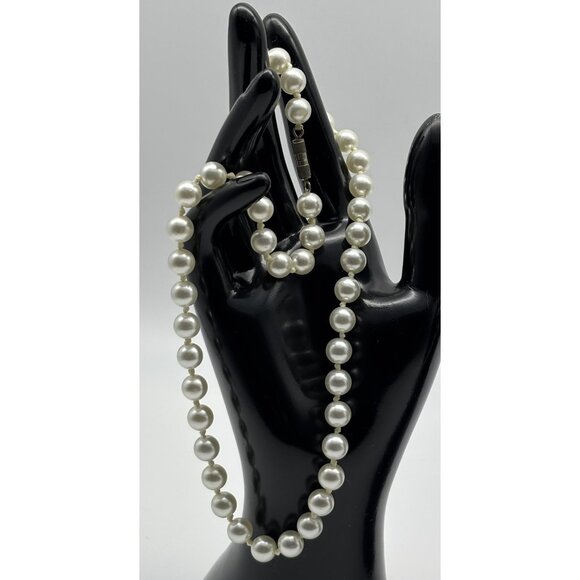 Lot of 2 Vintage Faux Pearl Necklaces Monet and Unbranded 5mm and 8mm Faux Pearl - Picture 3 of 10